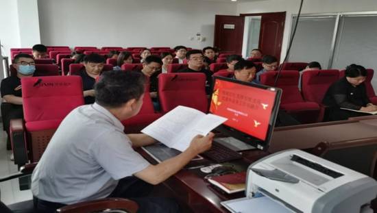 “精確定位，發(fā)揮引領(lǐng)，實現(xiàn)黨建和業(yè)務(wù)工作雙融合”主題黨課活動